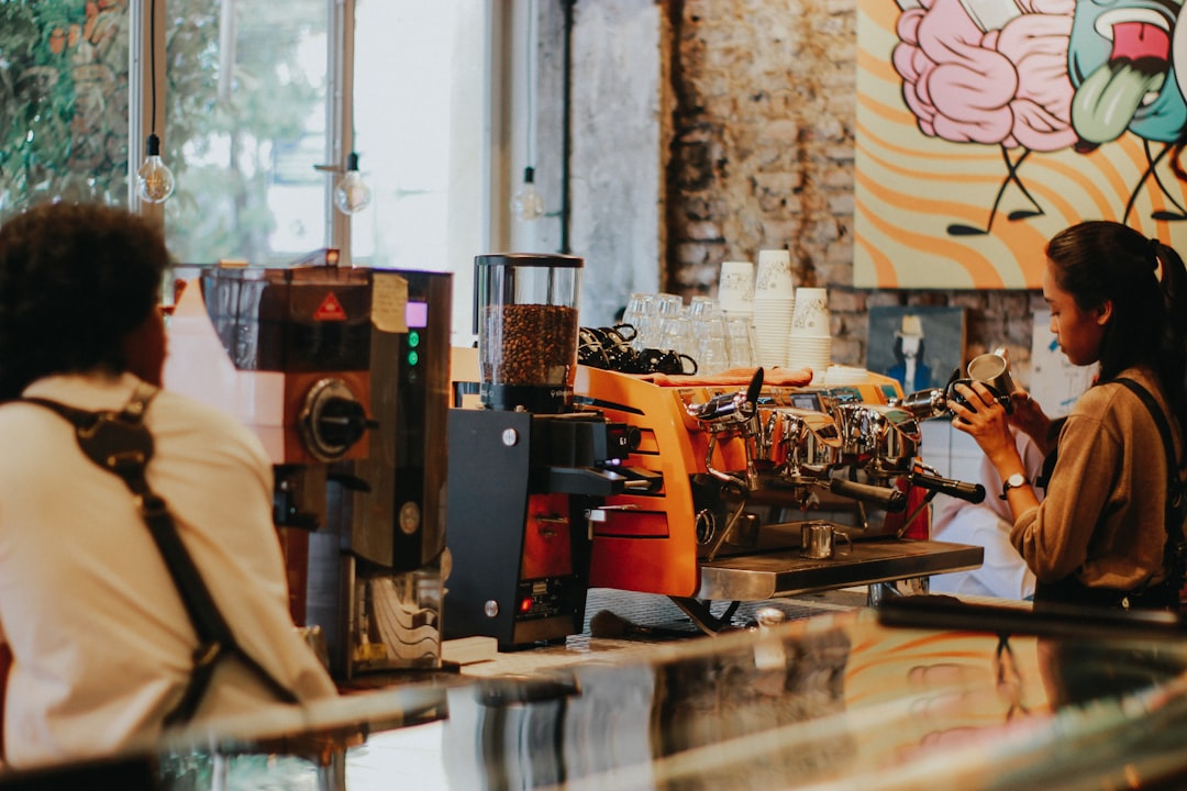 Tendencias en Cafeterías que Están Conquistando a los Clientes